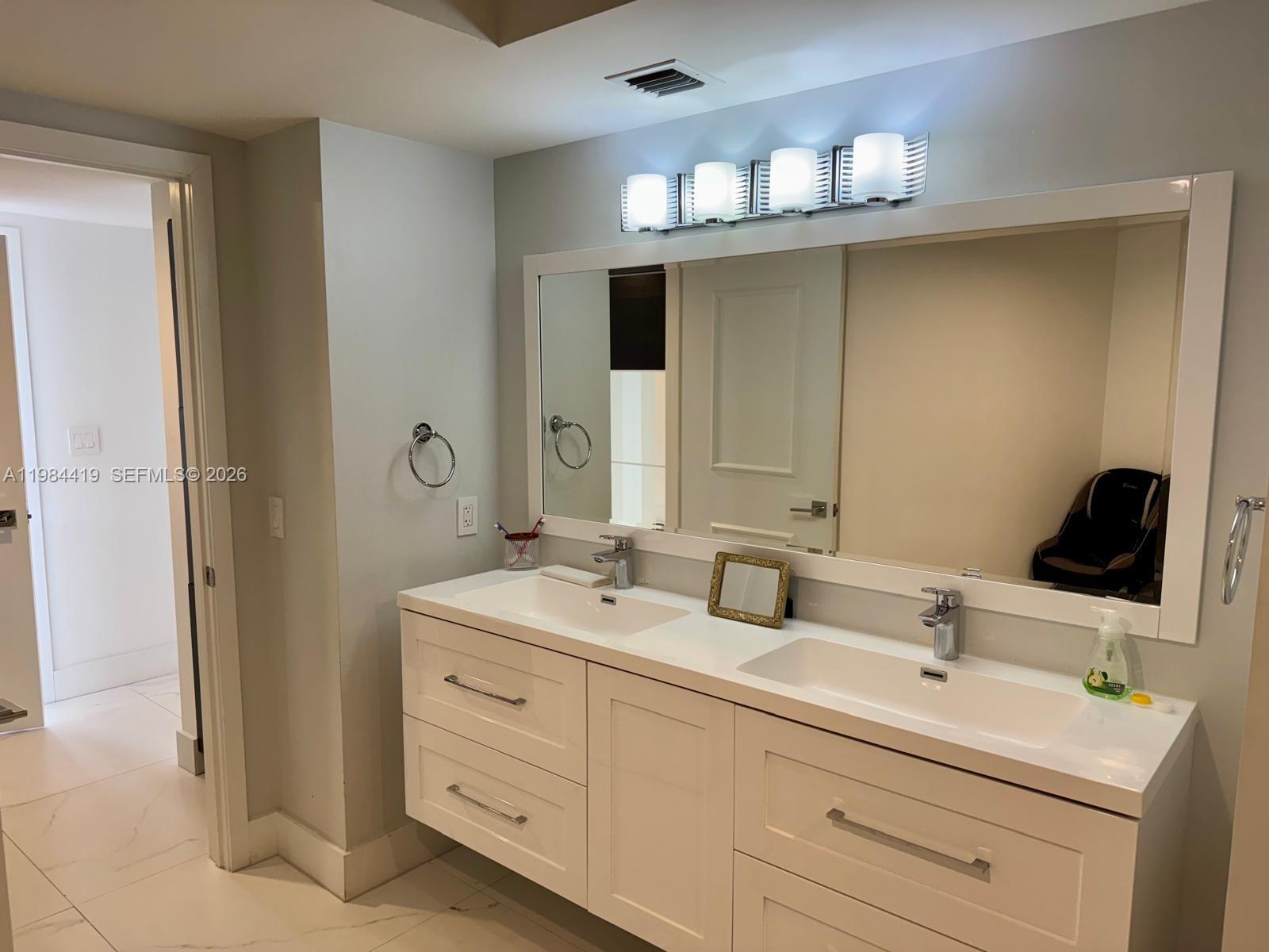 1000 Island Blvd #1410 Aventura, FL 33160