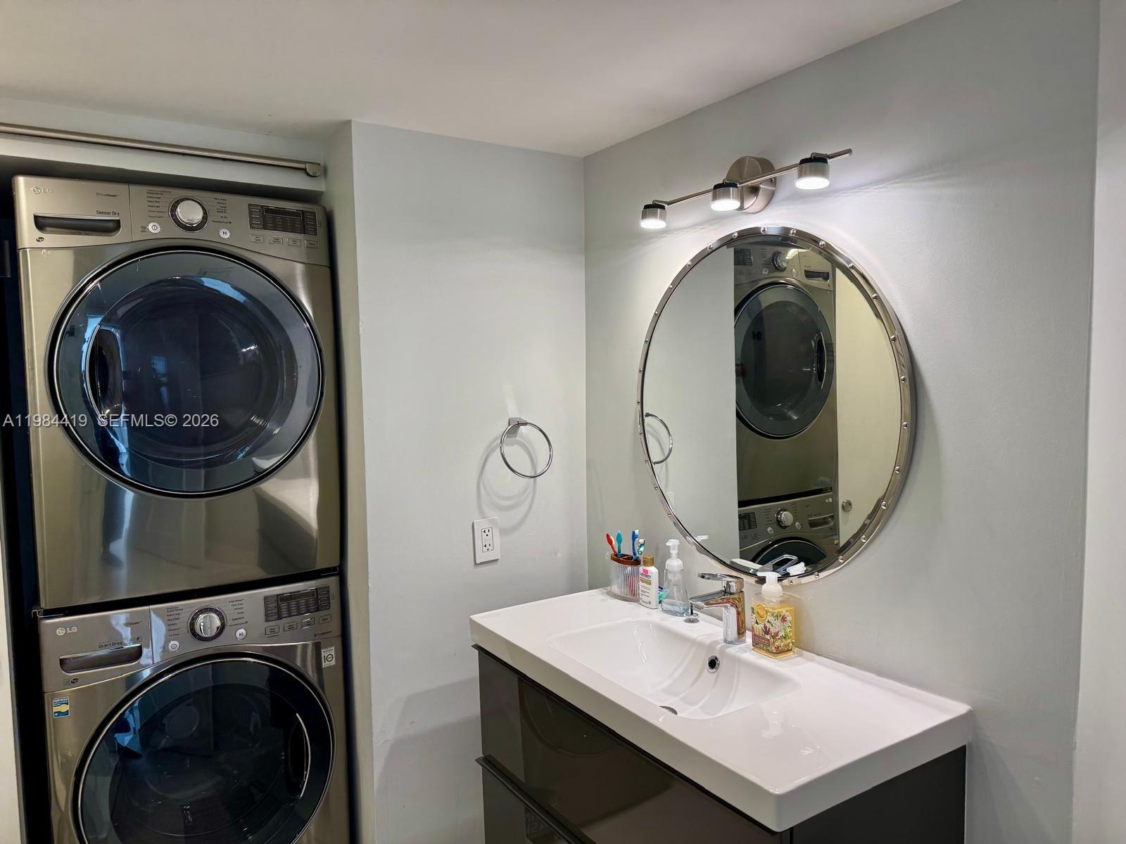 1000 Island Blvd #1410 Aventura, FL 33160