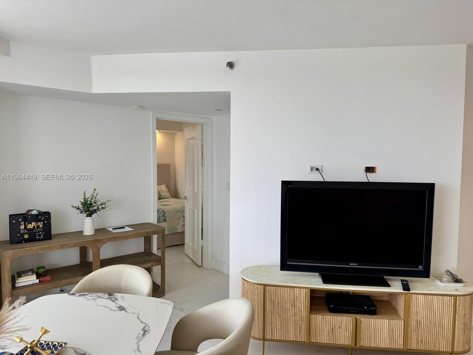 1000 Island Blvd #1410 Aventura, FL 33160