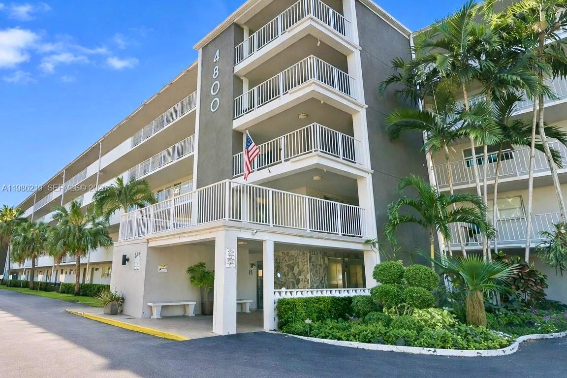 4800 Hillcrest Ln #408