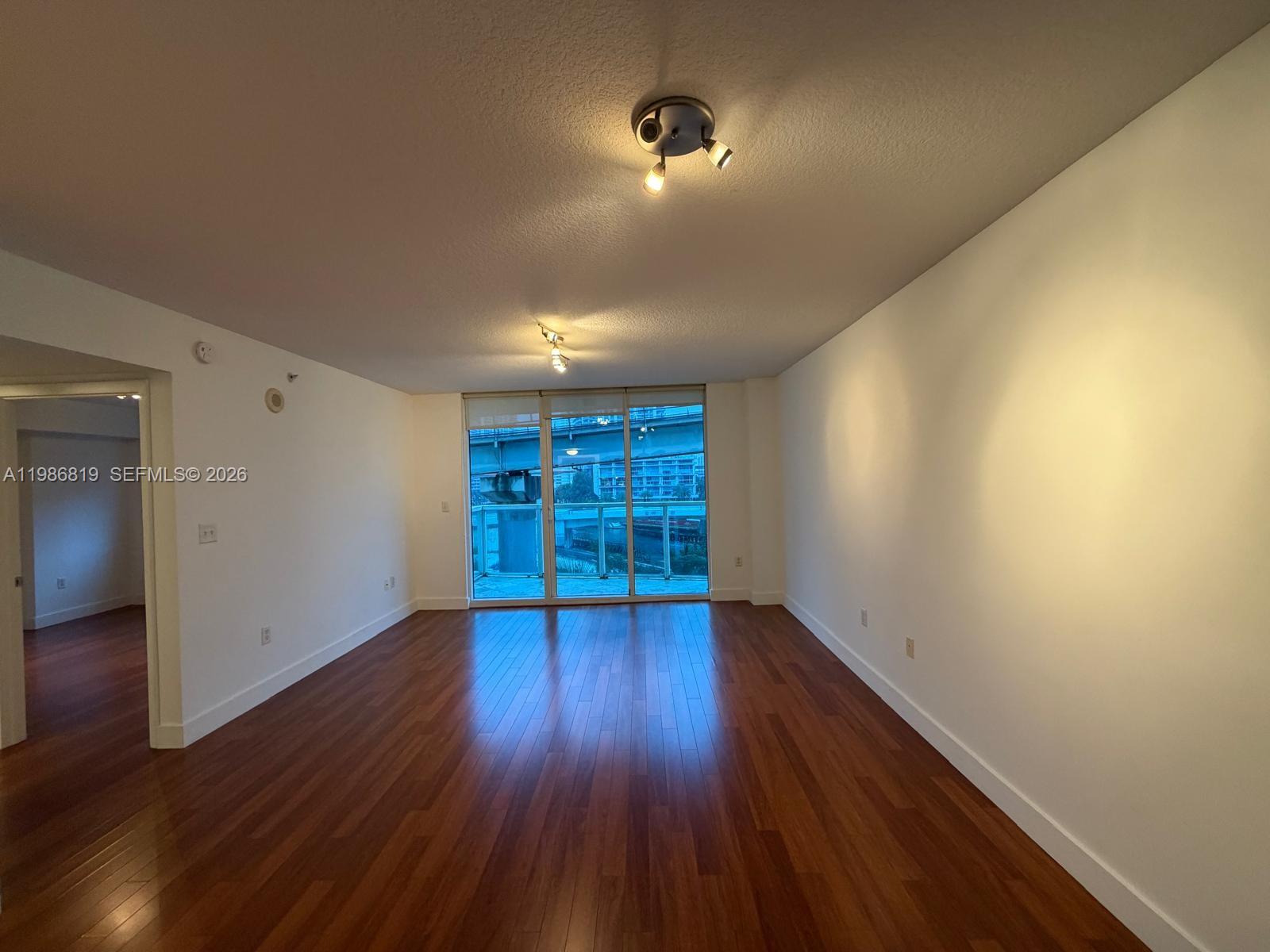 image Brickell on the River North3