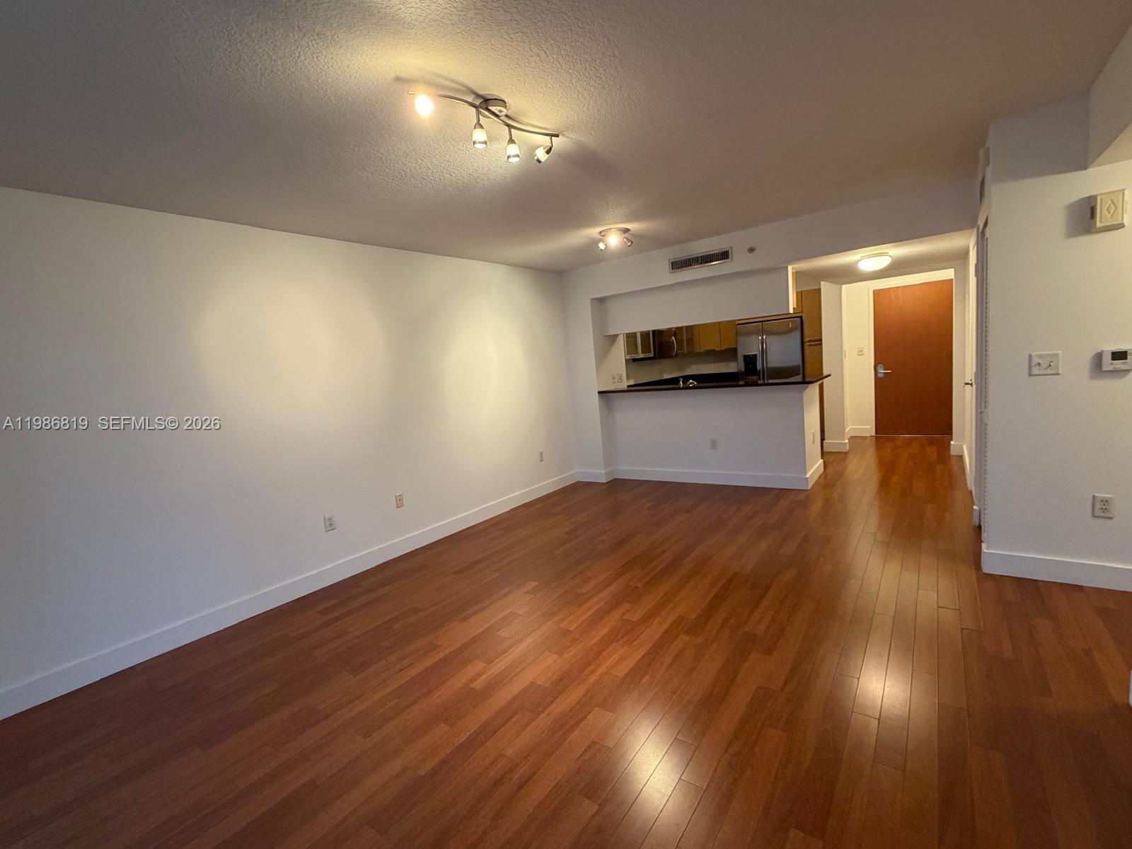 image Brickell on the River North6