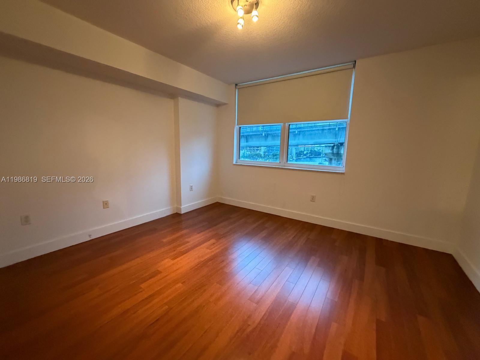 image Brickell on the River North7