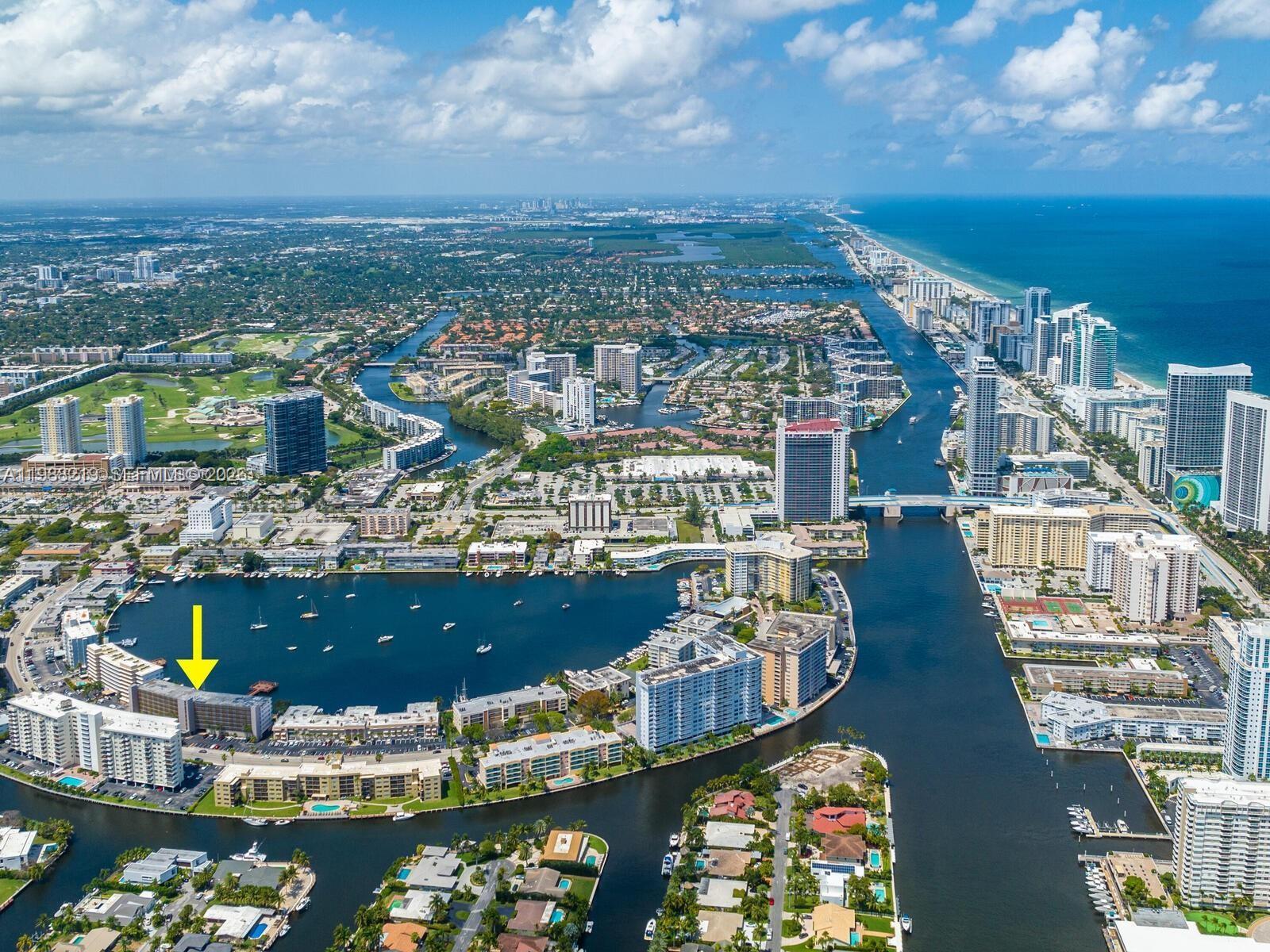 400 Golden Isles Dr #10