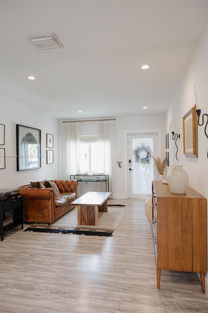 3205 SW 68th Ave Miami, FL 33155