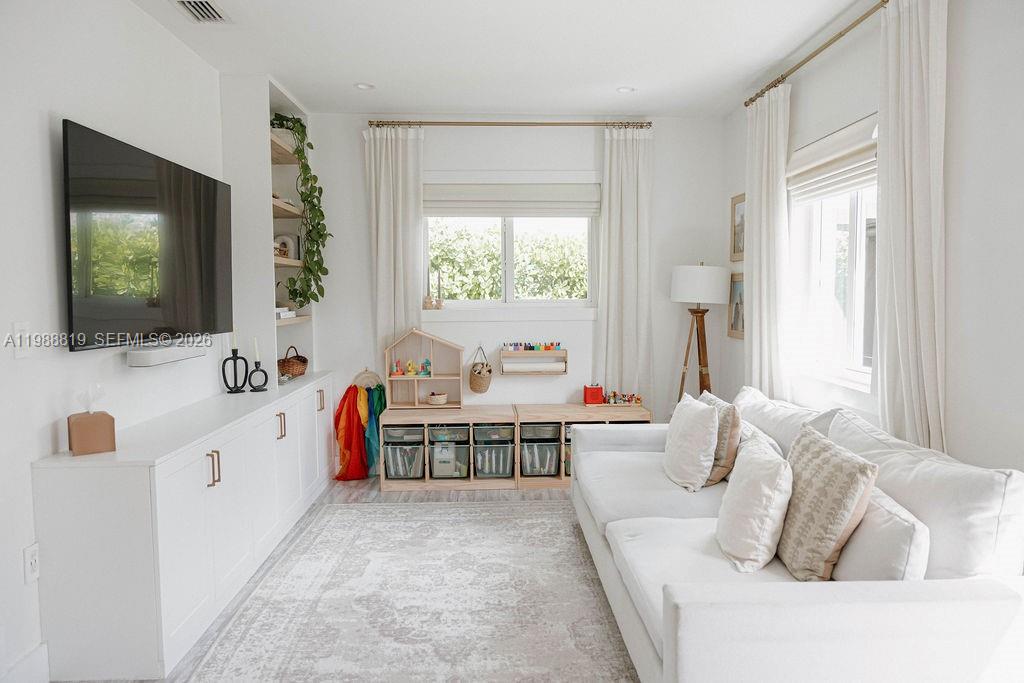 3205 SW 68th Ave Miami, FL 33155