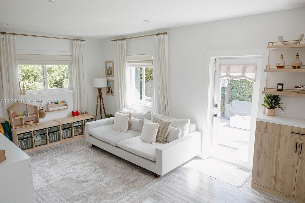 3205 SW 68th Ave Miami, FL 33155