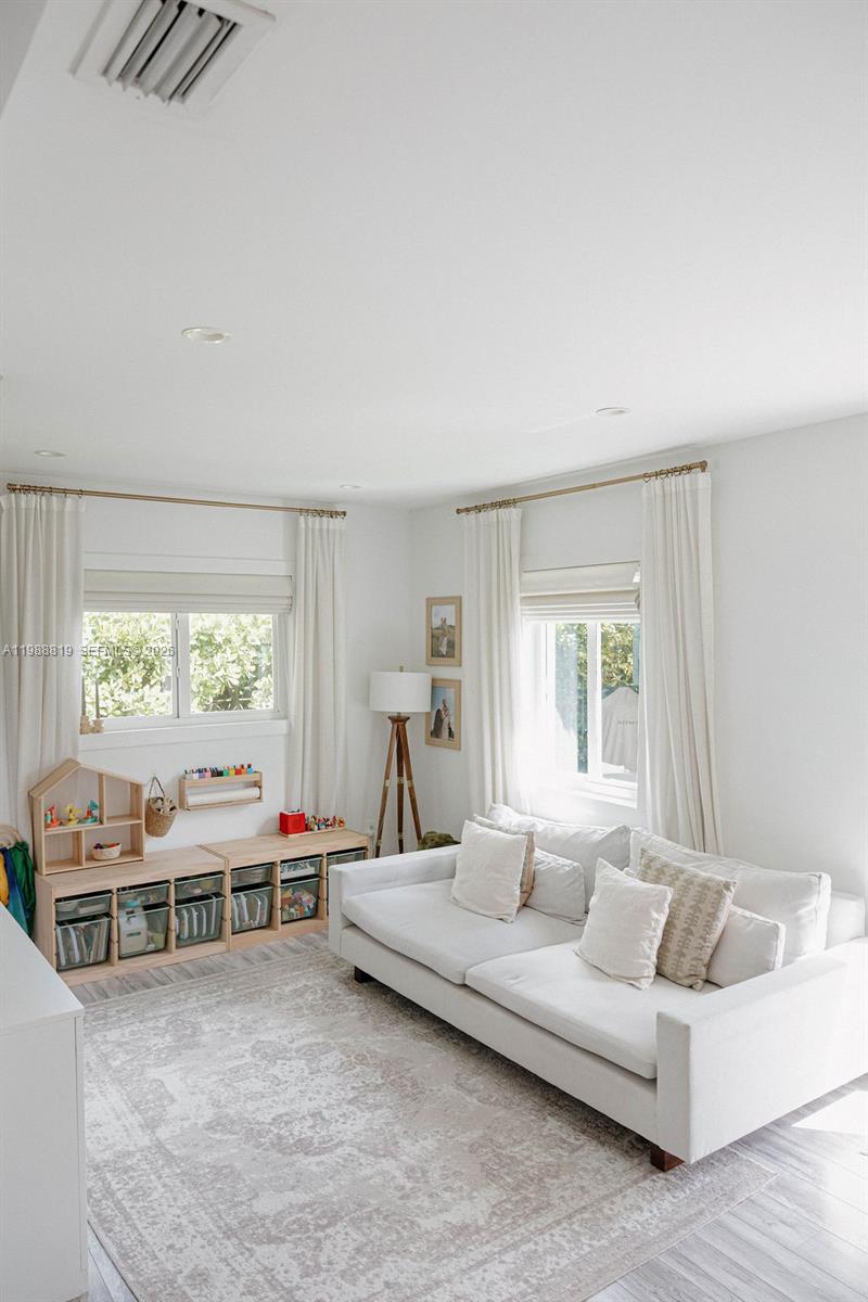 3205 SW 68th Ave Miami, FL 33155