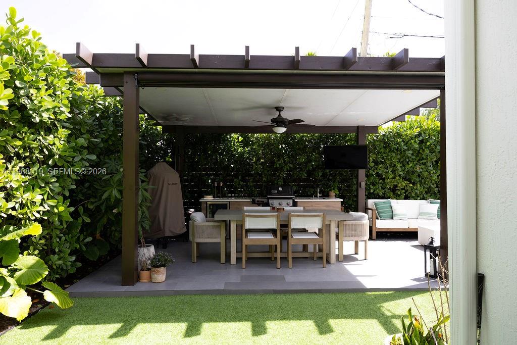 3205 SW 68th Ave Miami, FL 33155