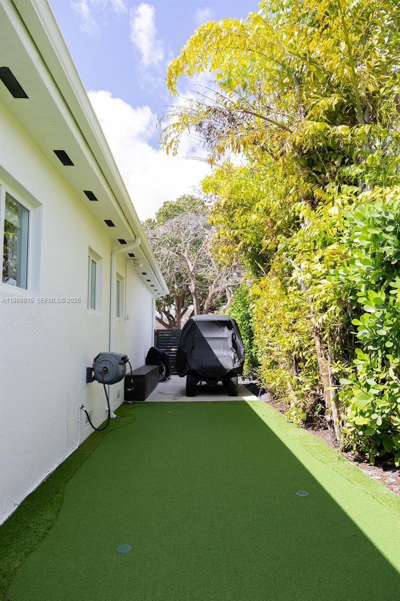 3205 SW 68th Ave Miami, FL 33155