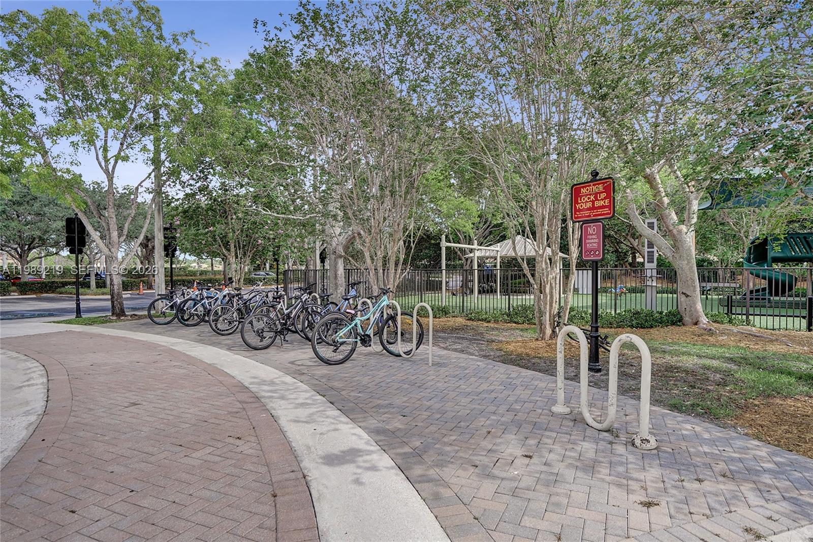 3936 Cascade Ter Weston, FL 33332