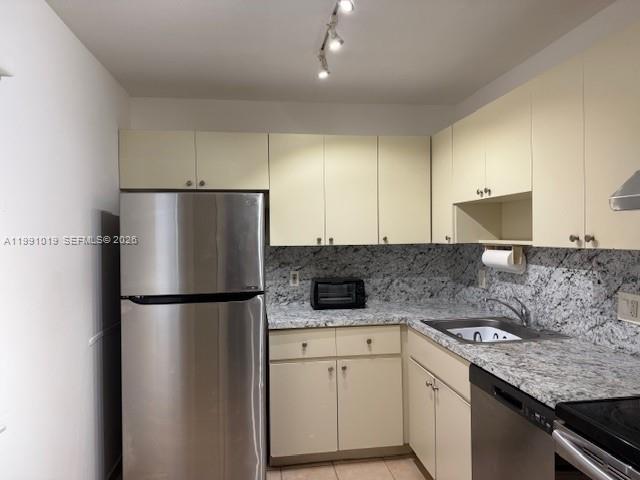 Undisclosed Address Pinecrest, FL 33156