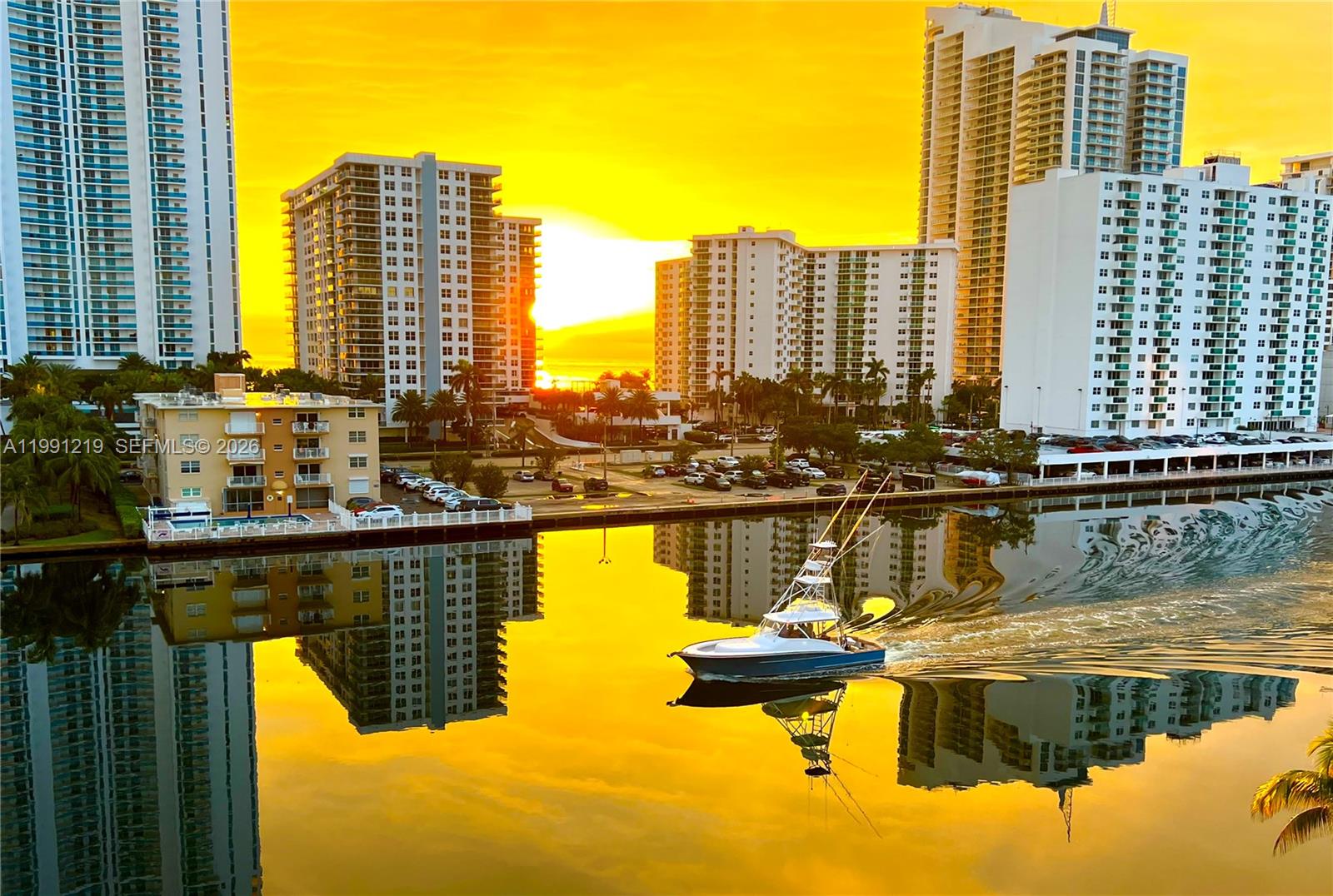 1000 Parkview Dr #720