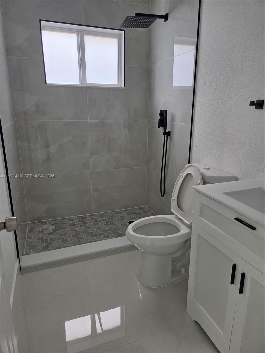 1781 NW 49th St Miami, FL 33142