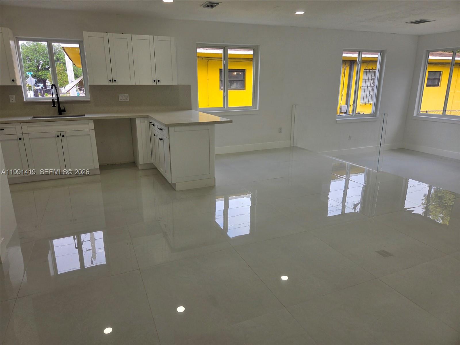 1781 NW 49th St Miami, FL 33142