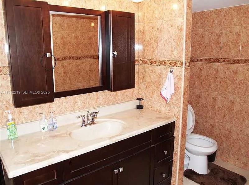 1865 S Ocean Dr #2B Hallandale Beach, FL 33009