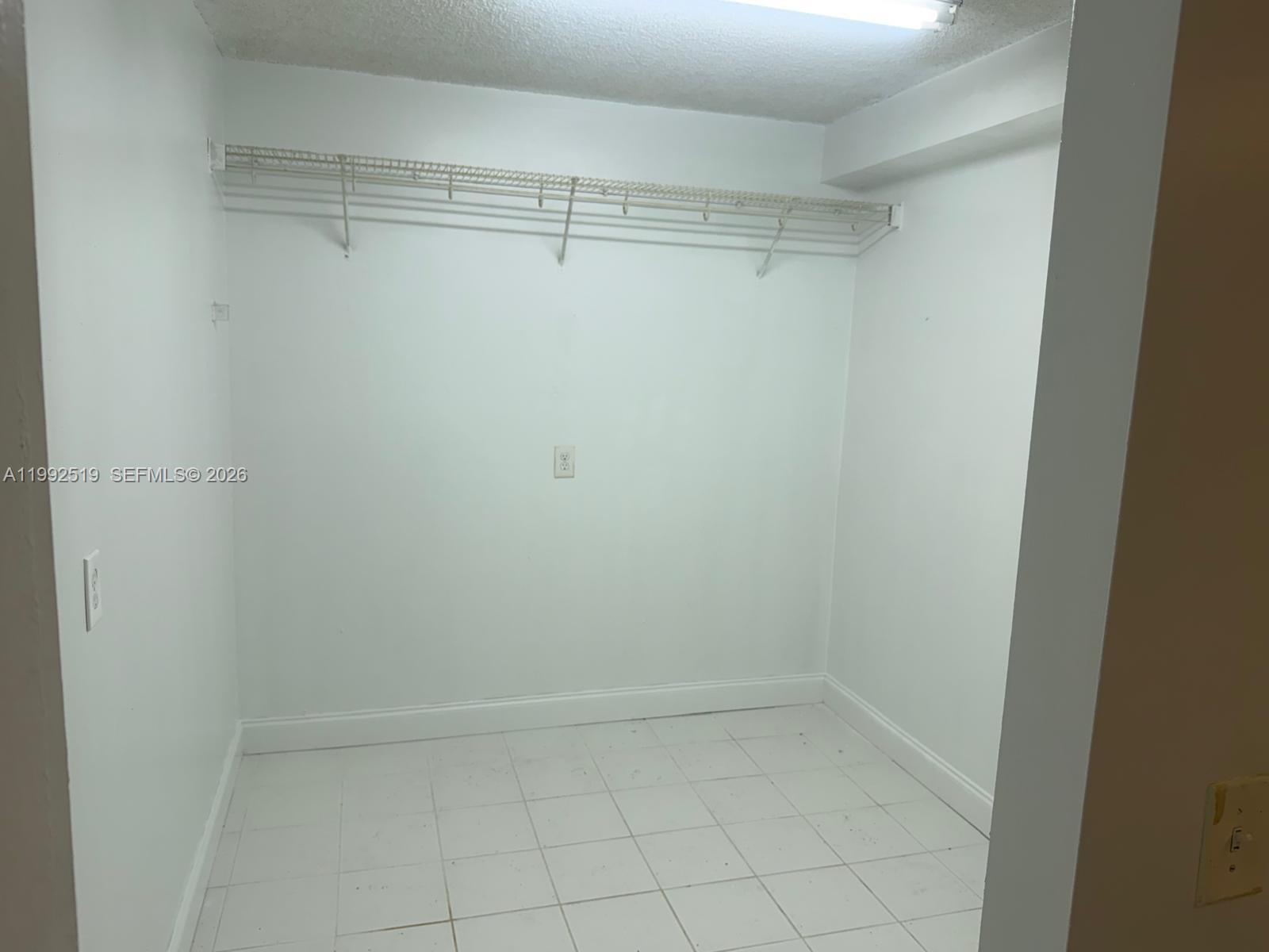 1709 Whitehall Dr #103 Davie, FL 33324