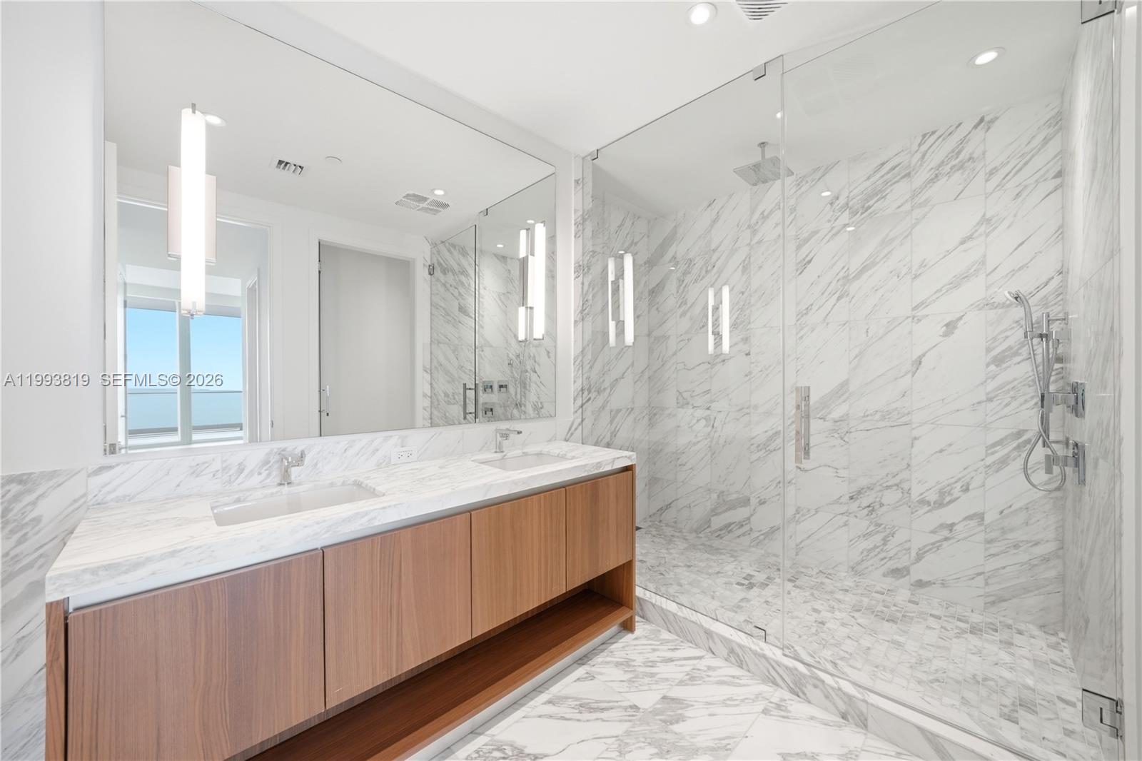 175 SE 25th Rd #3102 Miami, FL 33129