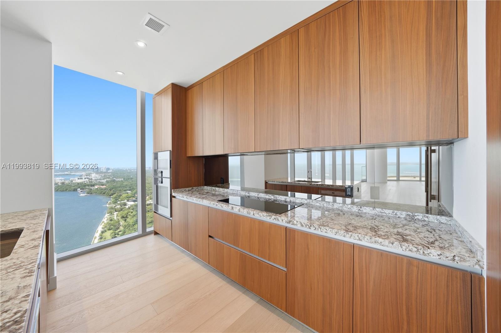 175 SE 25th Rd #3102 Miami, FL 33129