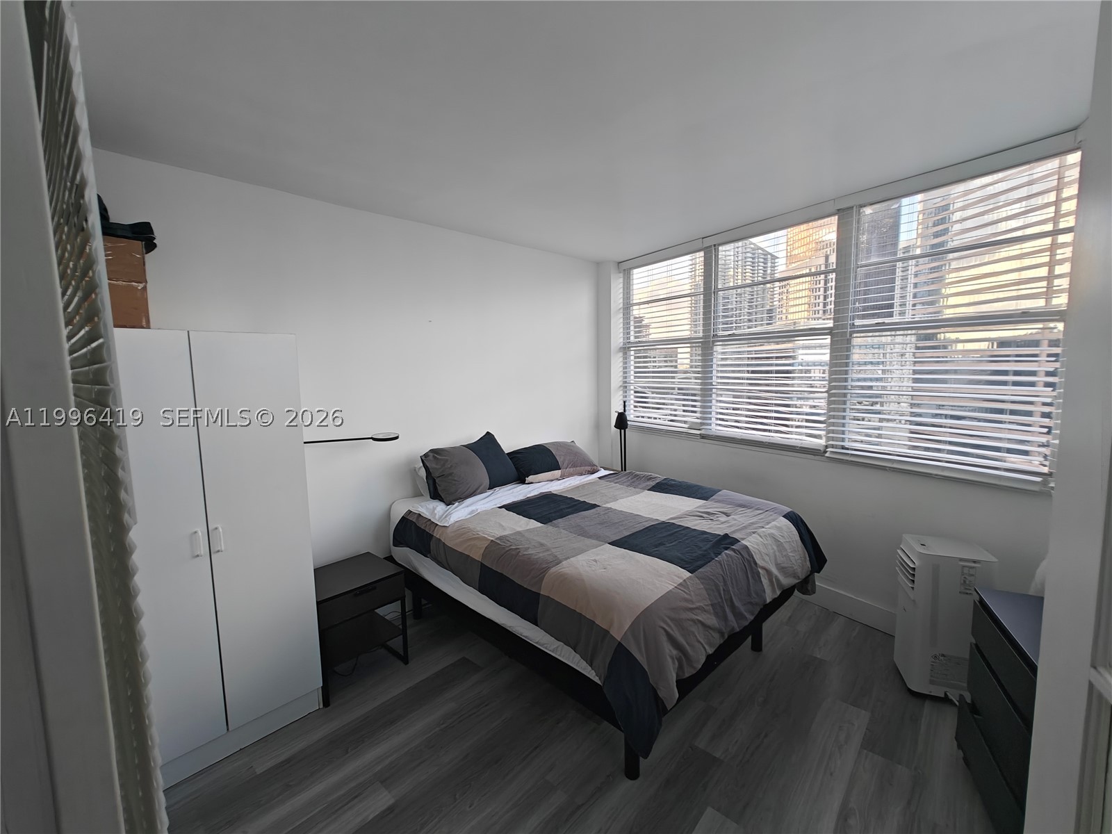 image FOUR AMBASSADORS CONDO17