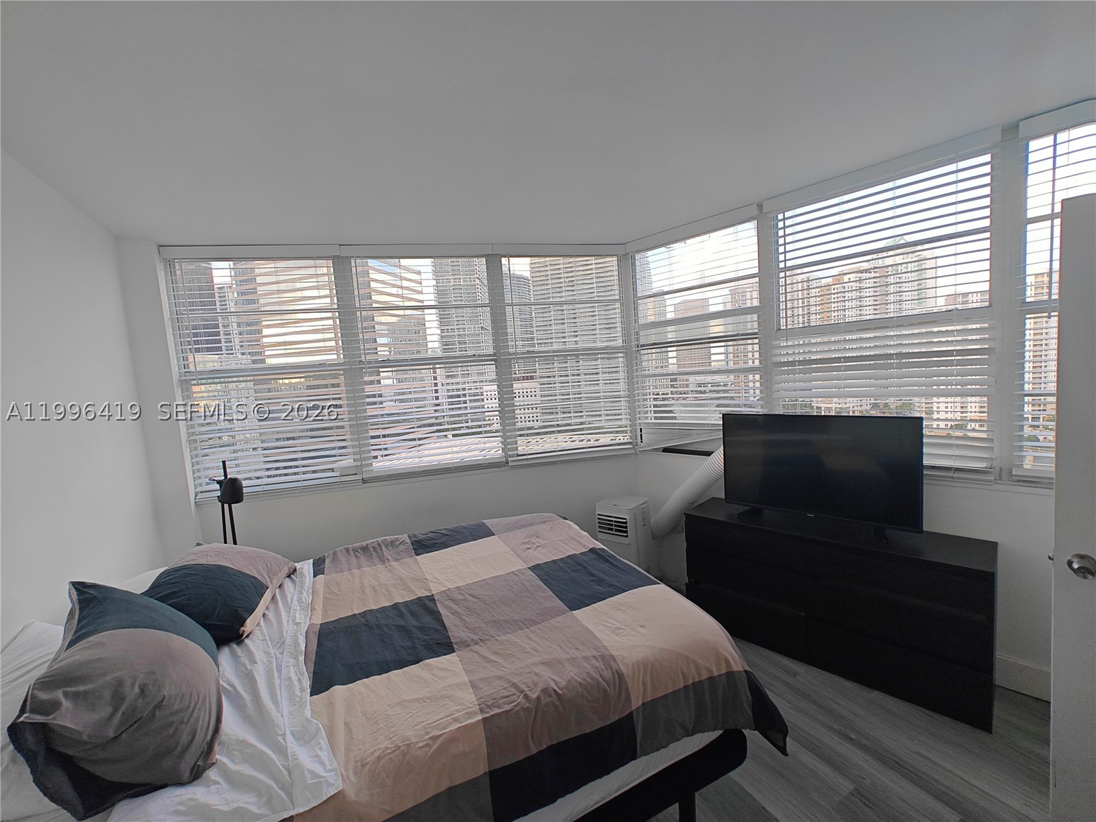 image FOUR AMBASSADORS CONDO19