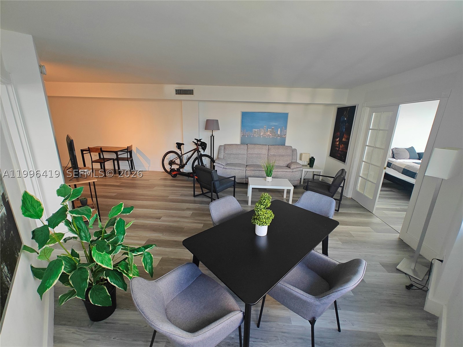 image FOUR AMBASSADORS CONDO20