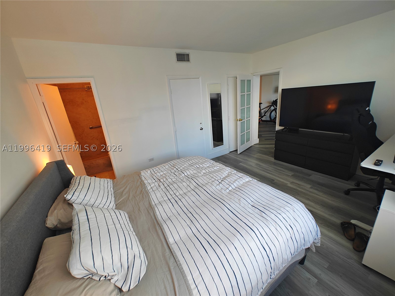 image FOUR AMBASSADORS CONDO22