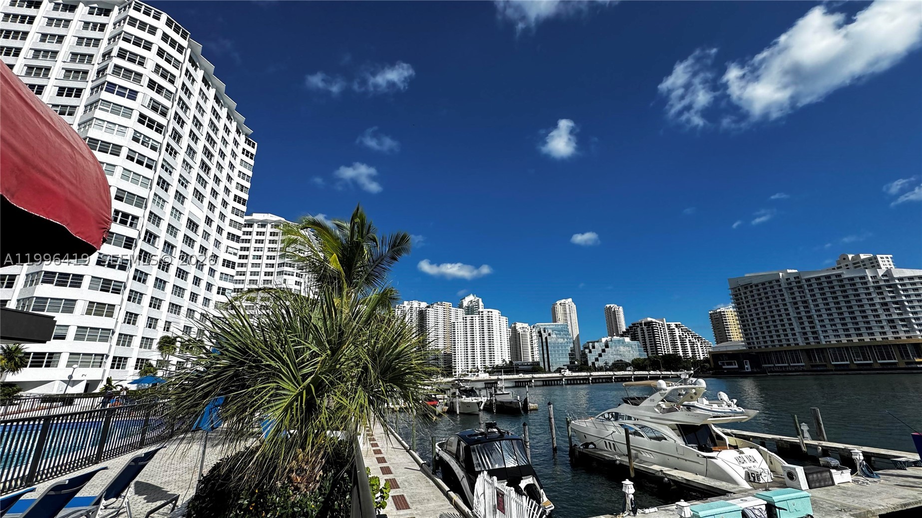 image FOUR AMBASSADORS CONDO31