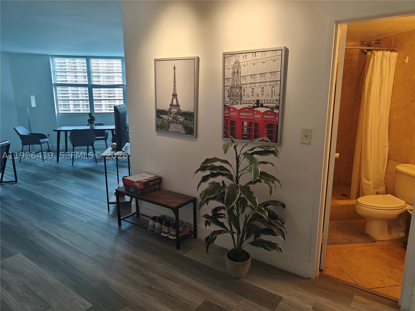image FOUR AMBASSADORS CONDO7