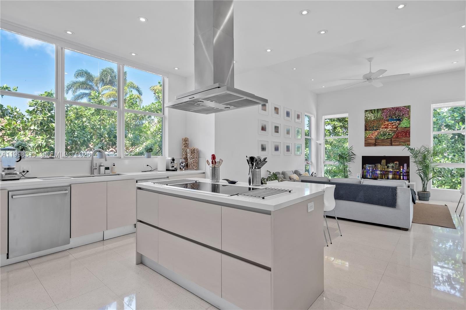 435 Hampton Ln Key Biscayne, FL 33149