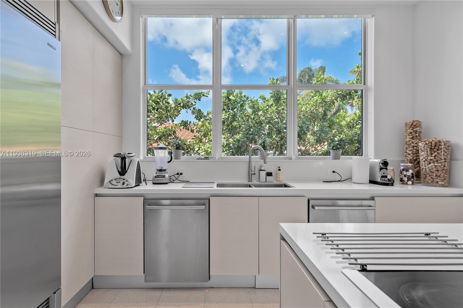 435 Hampton Ln Key Biscayne, FL 33149