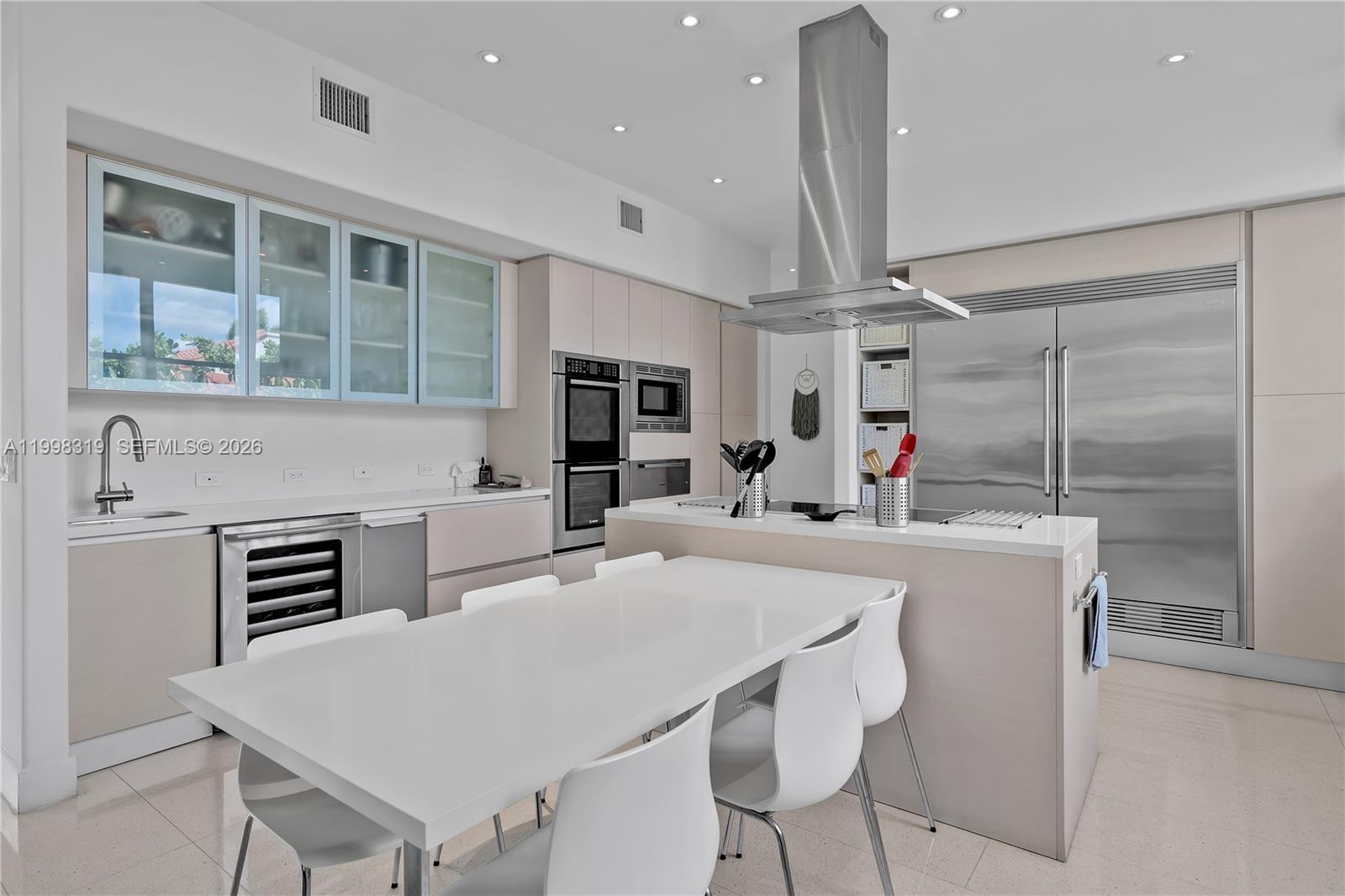 435 Hampton Ln Key Biscayne, FL 33149