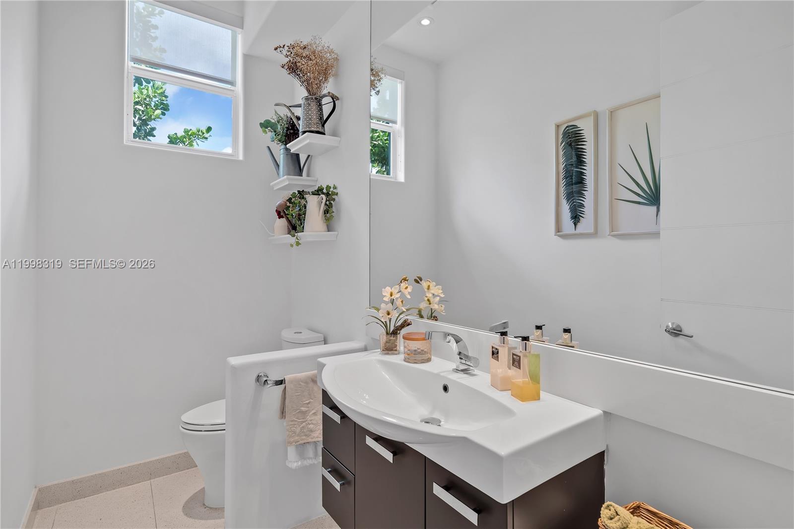 435 Hampton Ln Key Biscayne, FL 33149