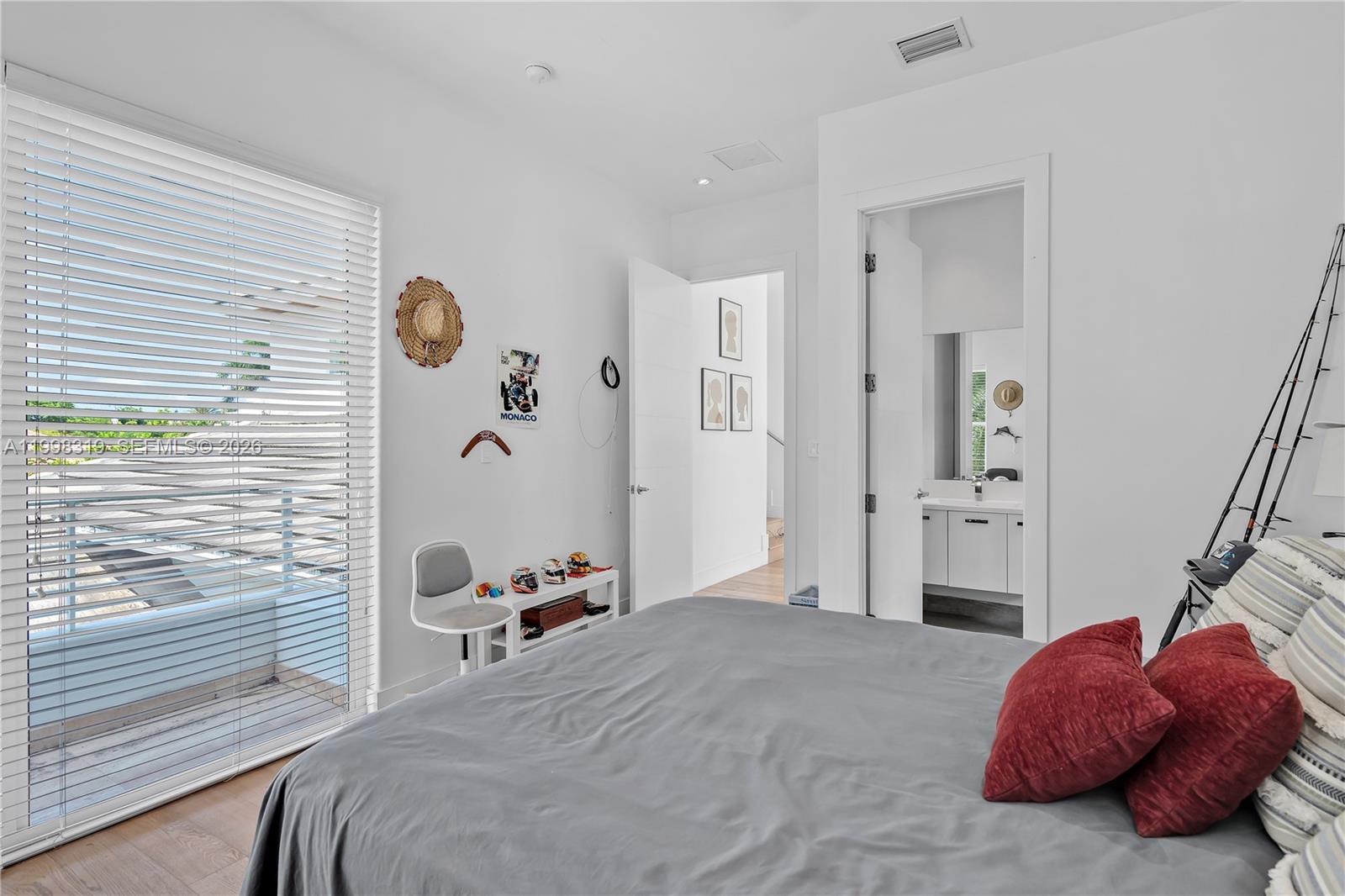 435 Hampton Ln Key Biscayne, FL 33149