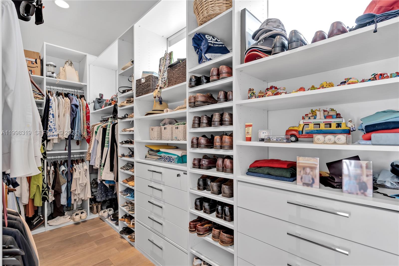 435 Hampton Ln Key Biscayne, FL 33149