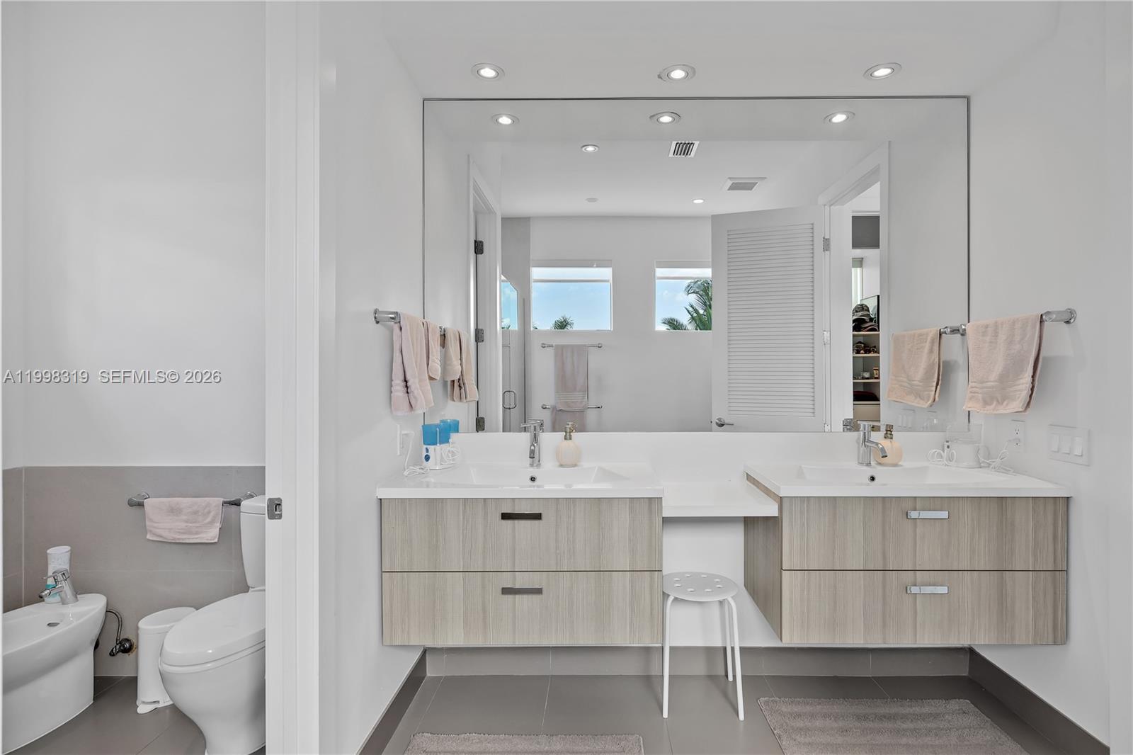 435 Hampton Ln Key Biscayne, FL 33149