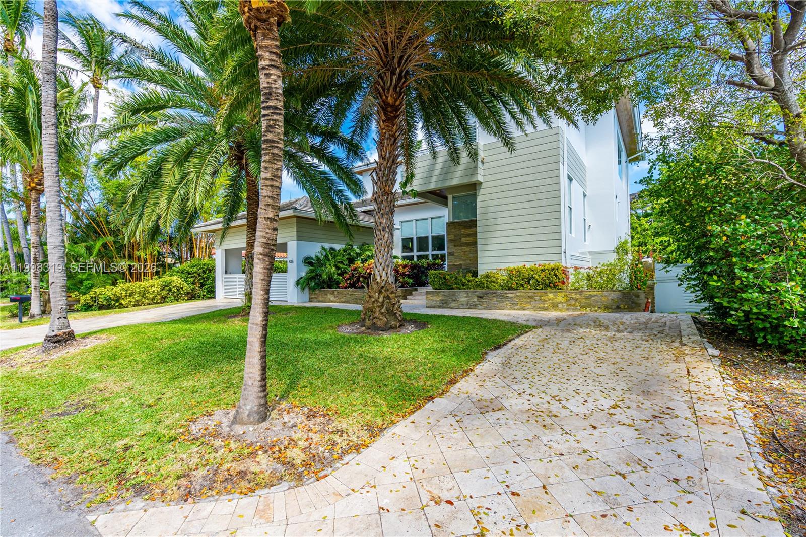 435 Hampton Ln Key Biscayne, FL 33149