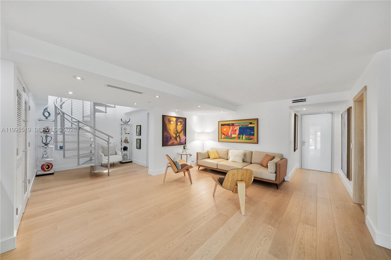 215 Palm Ave Miami Beach, FL 33139