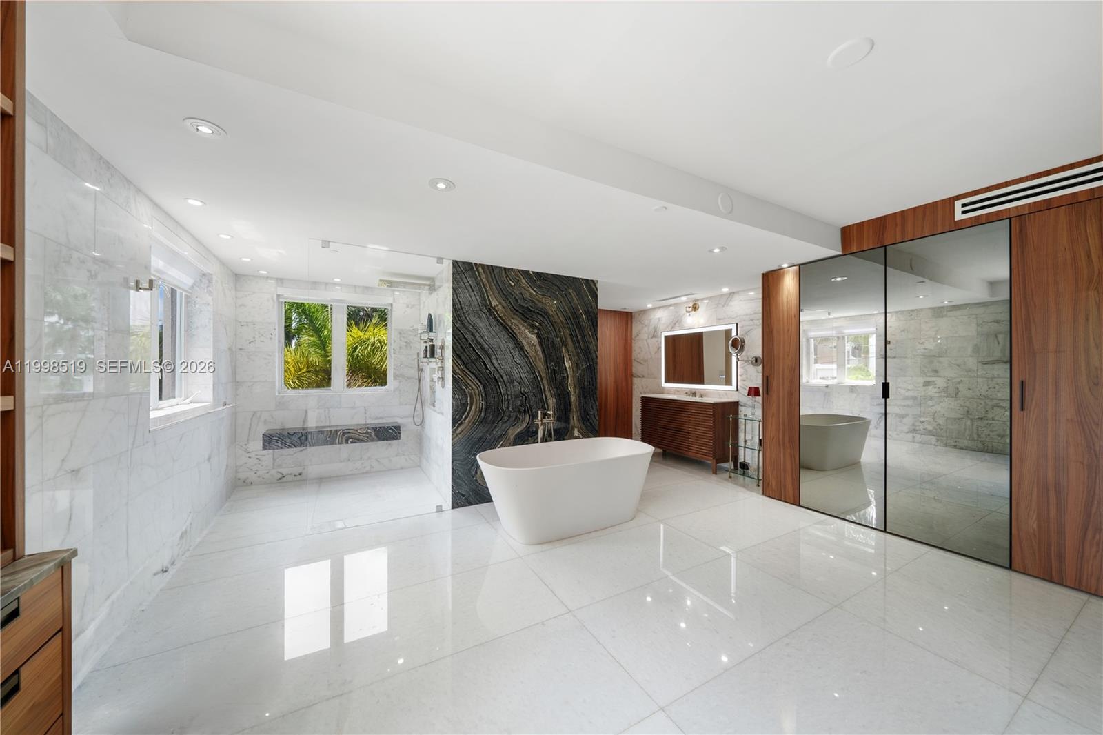 215 Palm Ave Miami Beach, FL 33139