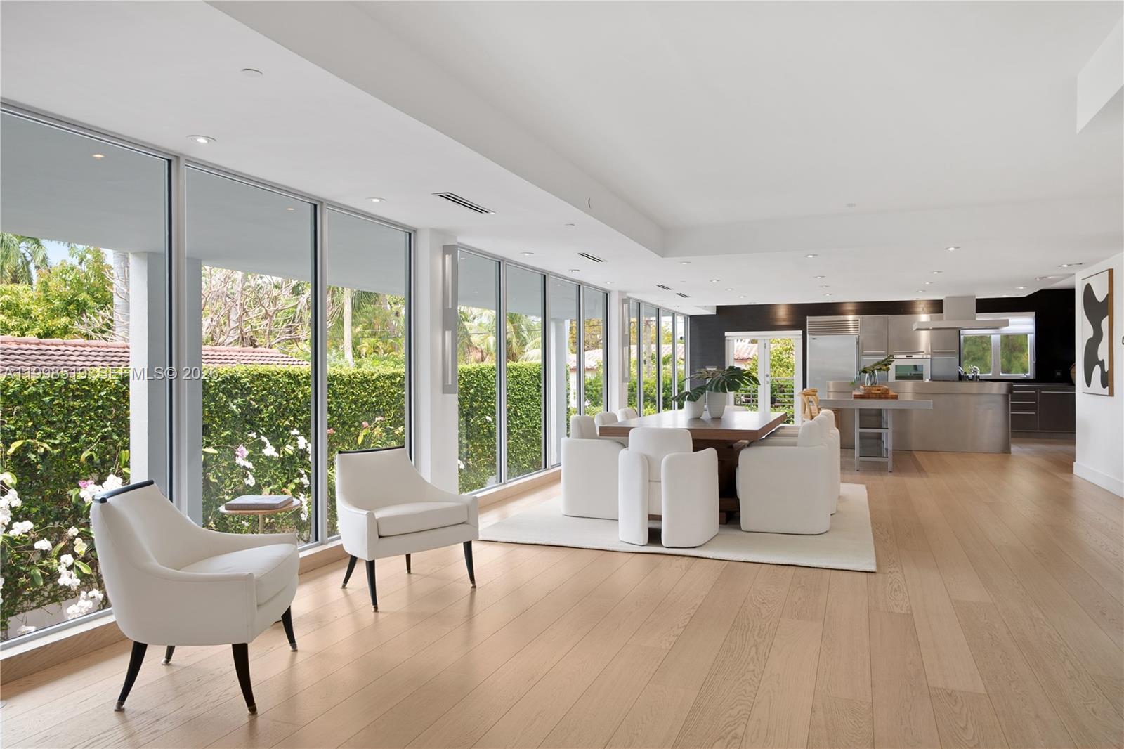 215 Palm Ave Miami Beach, FL 33139