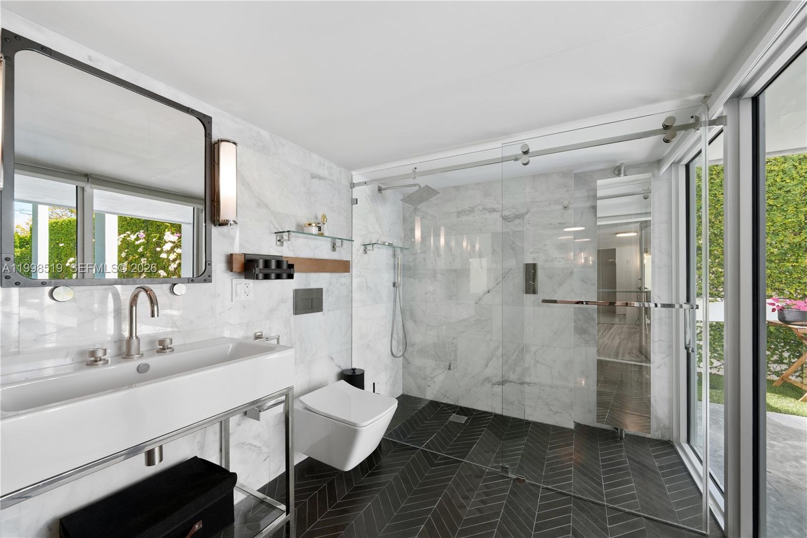 215 Palm Ave Miami Beach, FL 33139