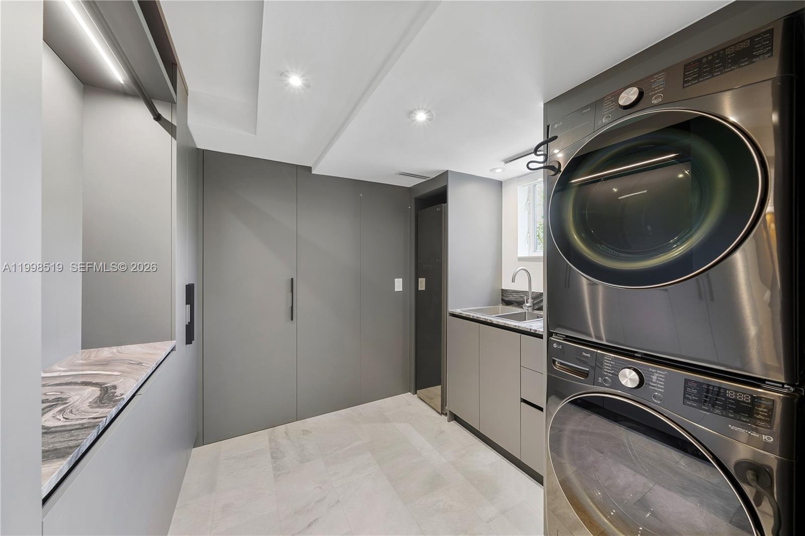 215 Palm Ave Miami Beach, FL 33139