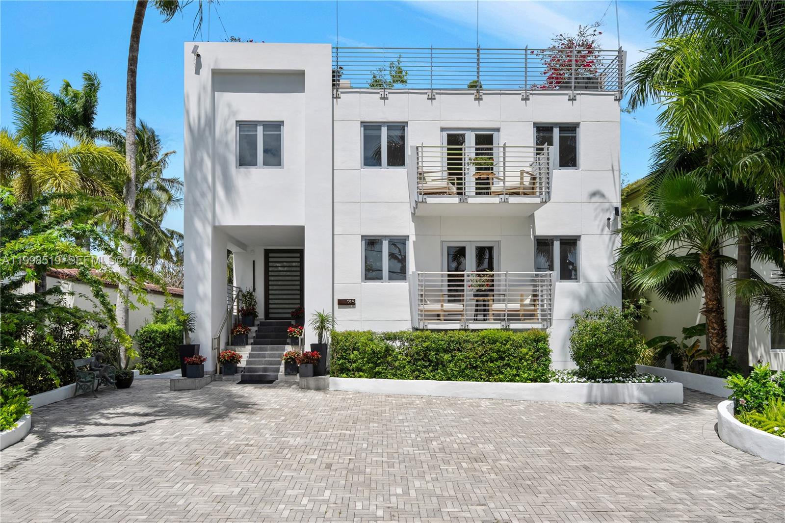 215 Palm Ave Miami Beach, FL 33139
