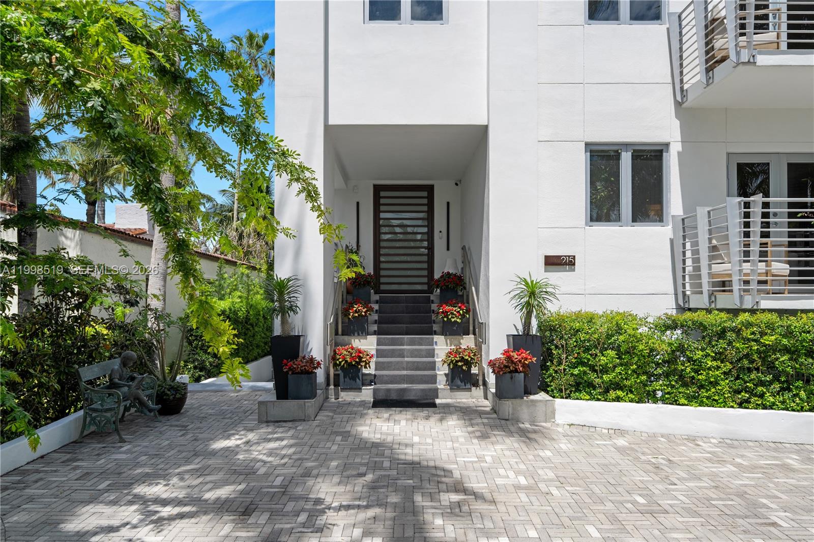 215 Palm Ave Miami Beach, FL 33139