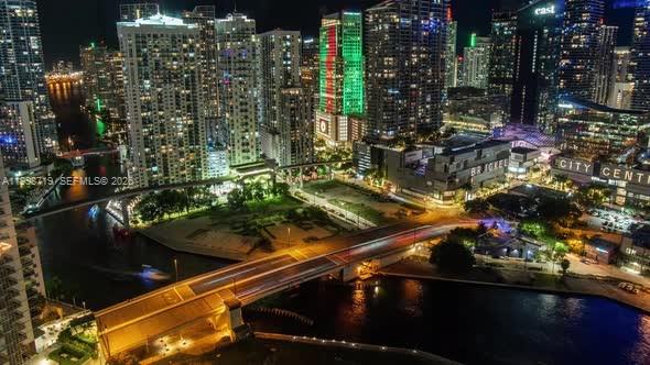 image Brickell on the River South19