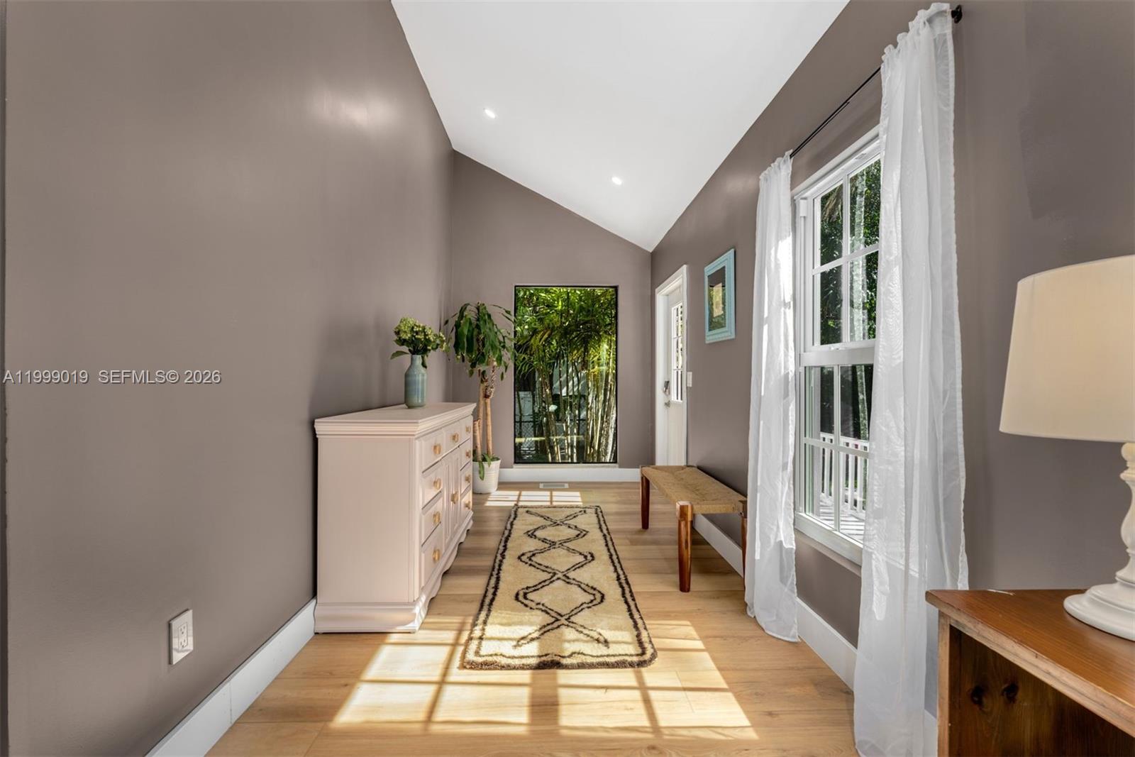 3951 Park Dr Miami, FL 33133