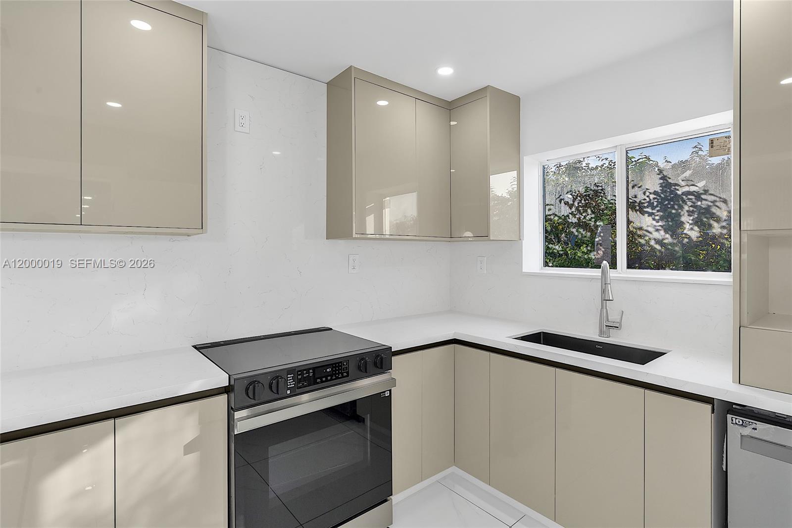 6540 SW 25th St Miami, FL 33155