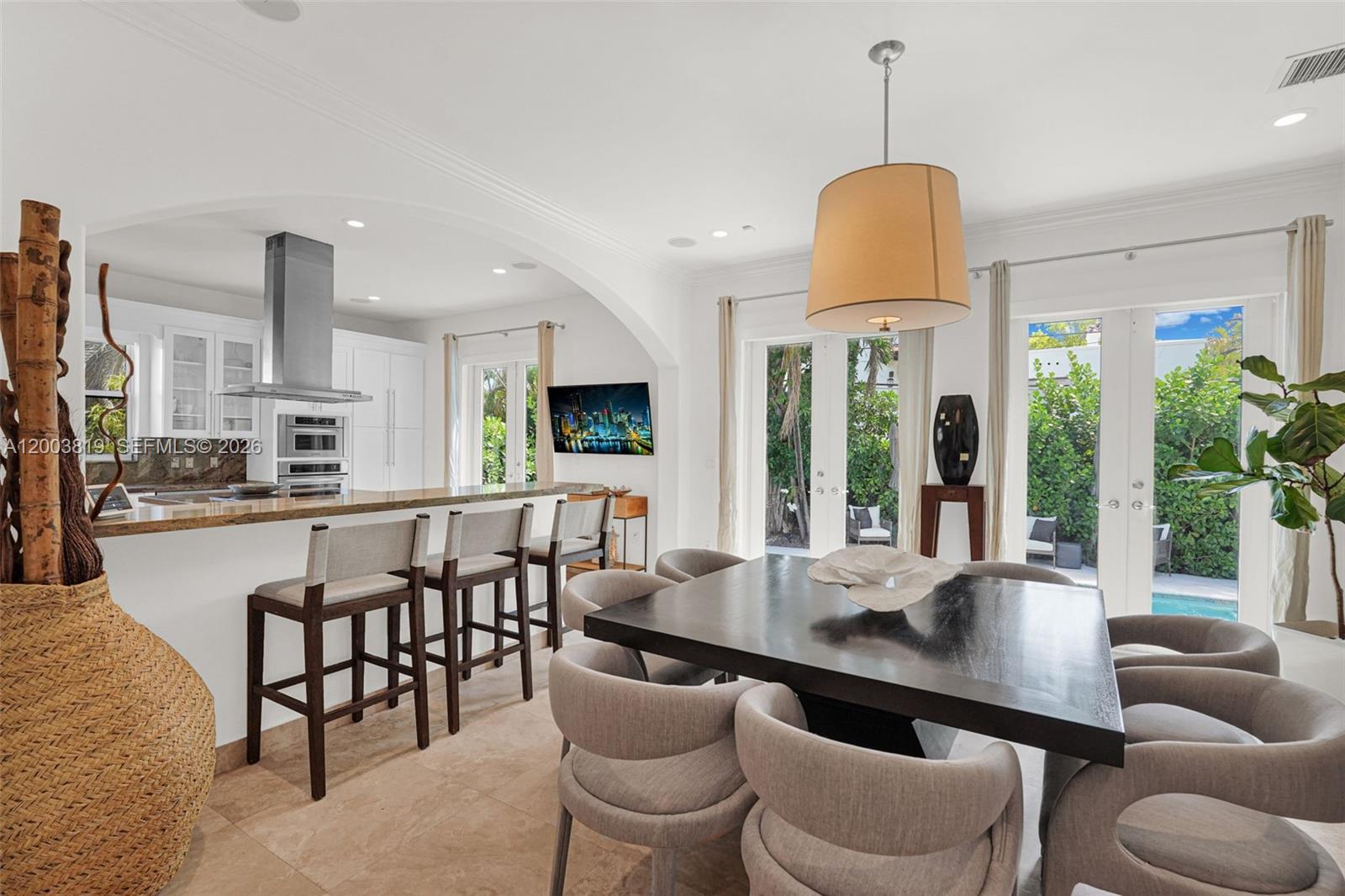 2143 N Bay Rd Miami Beach, FL 33140