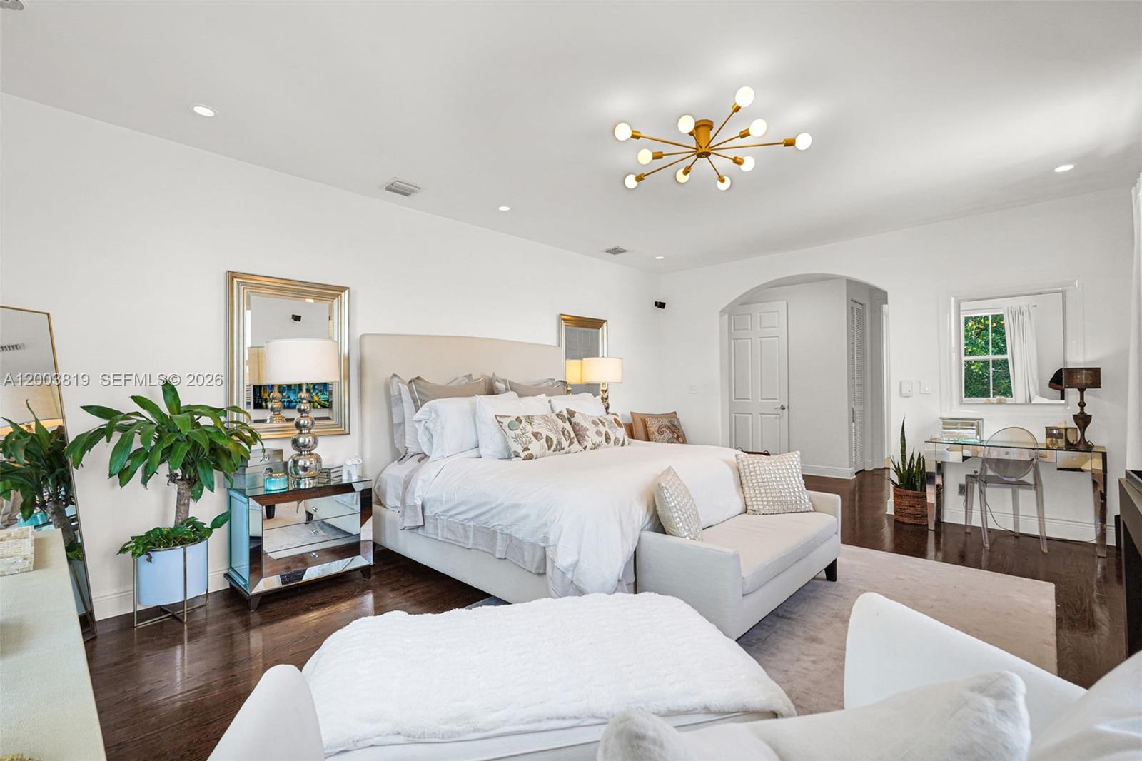 2143 N Bay Rd Miami Beach, FL 33140