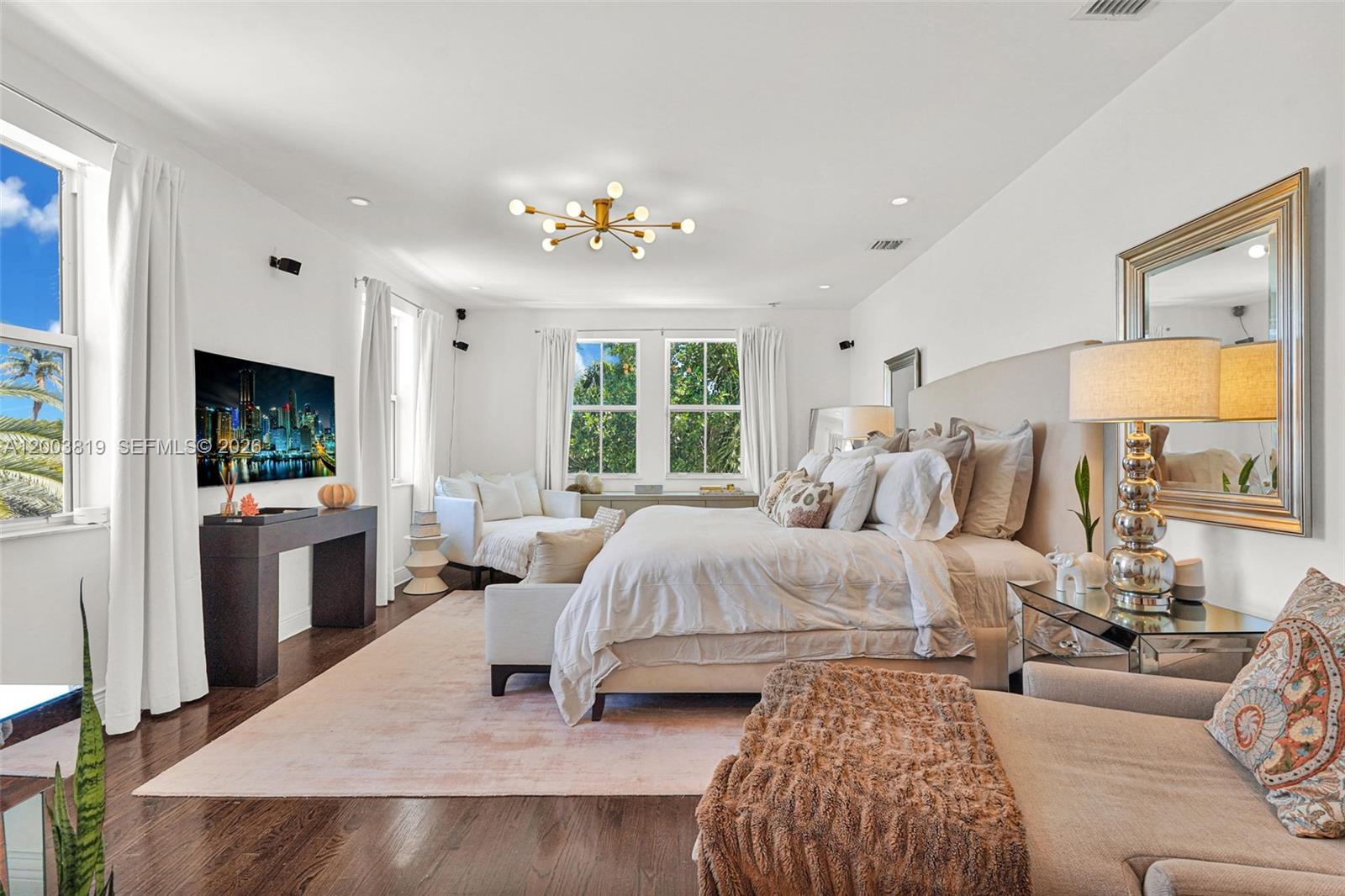 2143 N Bay Rd Miami Beach, FL 33140